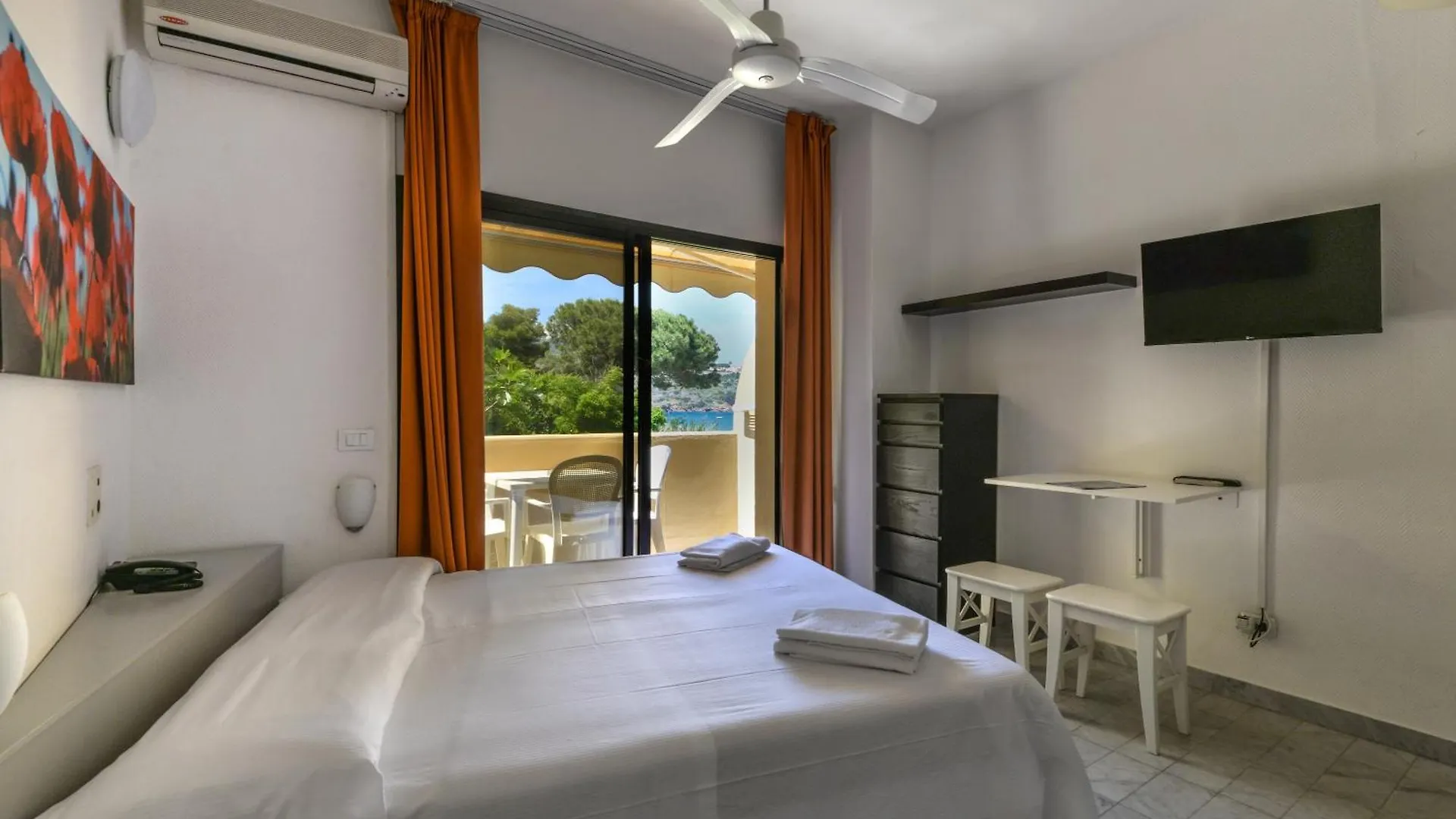 **** Resort Hotel Le Acacie Capoliveri  Italia